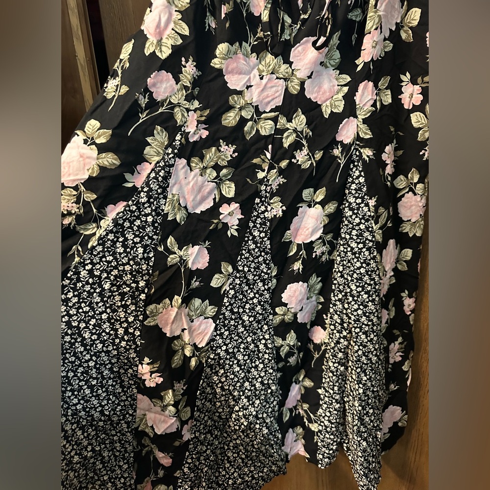 Torrid - Picture 2 of 5